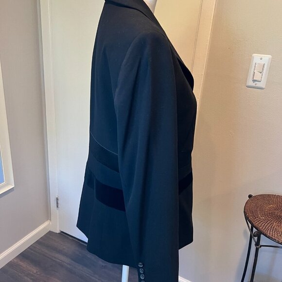 Apostrophe Essentials Black Blazer with velvet & satin detail, Size 16 - Picture 8 of 13